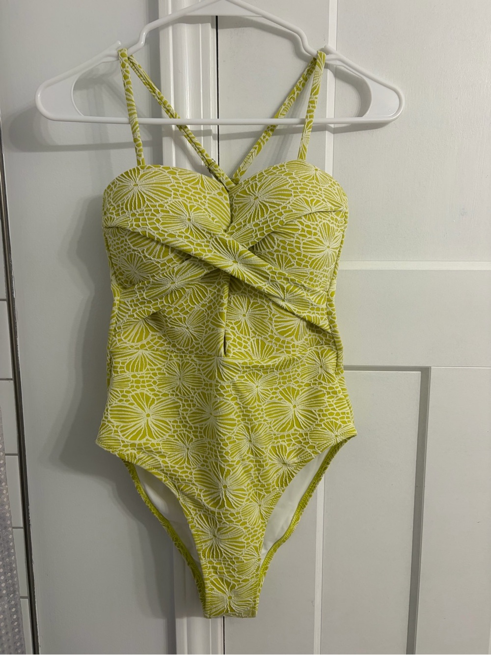 Berlook Green Floral Textured One-Piece - Size S